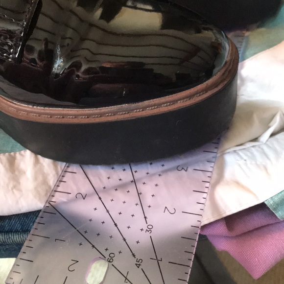 Patent non leather black shoes with chunky soles - Picture 7 of 7